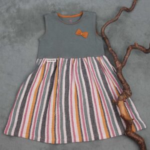 Ärmelloses Kleid Gr. 92